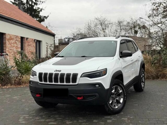 Білий Джип Cherokee, об'ємом двигуна 3.2 л та пробігом 32 тис. км за 14000 $, фото 1 на Automoto.ua