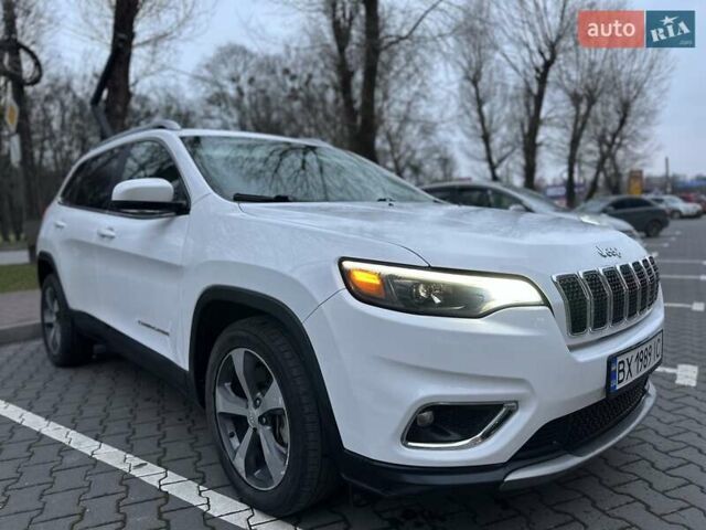 Білий Джип Cherokee, об'ємом двигуна 2.36 л та пробігом 153 тис. км за 15900 $, фото 1 на Automoto.ua