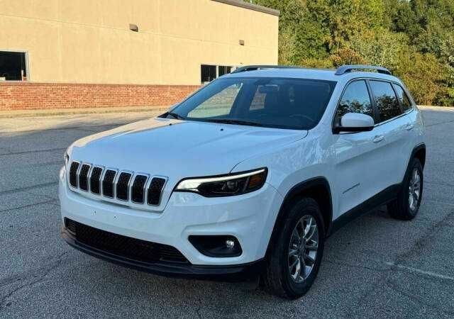 Білий Джип Cherokee, об'ємом двигуна 3.2 л та пробігом 34 тис. км за 3000 $, фото 1 на Automoto.ua