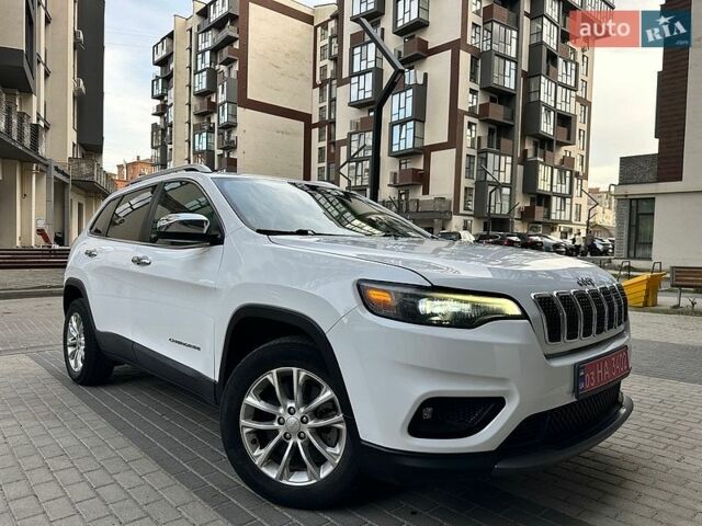 Белый Джип Чероки, объемом двигателя 2.4 л и пробегом 189 тыс. км за 14999 $, фото 1 на Automoto.ua
