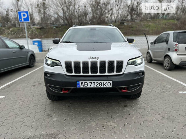 Білий Джип Cherokee, об'ємом двигуна 3.24 л та пробігом 80 тис. км за 22400 $, фото 1 на Automoto.ua