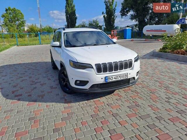 Білий Джип Cherokee, об'ємом двигуна 2.36 л та пробігом 77 тис. км за 15900 $, фото 1 на Automoto.ua