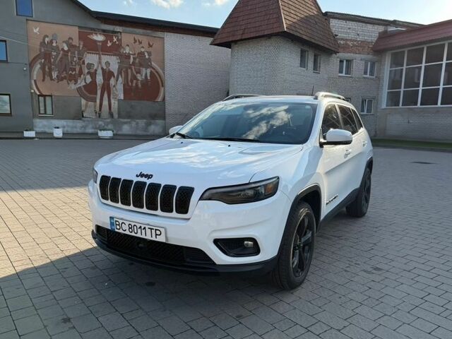 Белый Джип Чероки, объемом двигателя 2.36 л и пробегом 98 тыс. км за 15700 $, фото 1 на Automoto.ua