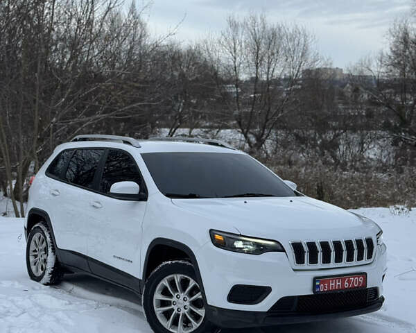 Белый Джип Чероки, объемом двигателя 2.36 л и пробегом 154 тыс. км за 14300 $, фото 1 на Automoto.ua