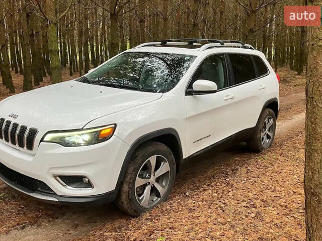 Білий Джип Cherokee, об'ємом двигуна 3.2 л та пробігом 94 тис. км за 15500 $, фото 1 на Automoto.ua