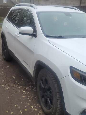 Белый Джип Чероки, объемом двигателя 2.4 л и пробегом 145 тыс. км за 17000 $, фото 1 на Automoto.ua