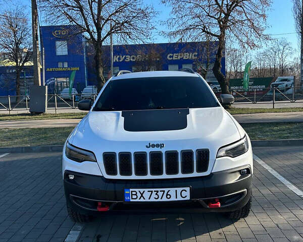 Білий Джип Cherokee, об'ємом двигуна 3.24 л та пробігом 97 тис. км за 22500 $, фото 1 на Automoto.ua