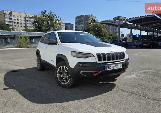 Білий Джип Cherokee, об'ємом двигуна 3.24 л та пробігом 106 тис. км за 20500 $, фото 1 на Automoto.ua