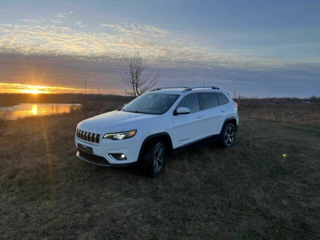Білий Джип Cherokee, об'ємом двигуна 3.2 л та пробігом 87 тис. км за 19700 $, фото 1 на Automoto.ua