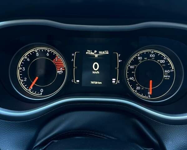 Бежевий Джип Cherokee, об'ємом двигуна 3.24 л та пробігом 80 тис. км за 15000 $, фото 1 на Automoto.ua