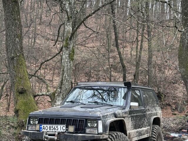 Черный Джип Чероки, объемом двигателя 4 л и пробегом 225 тыс. км за 7506 $, фото 1 на Automoto.ua