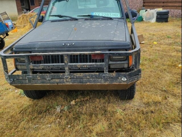 Чорний Джип Cherokee, об'ємом двигуна 2.5 л та пробігом 132 тис. км за 2500 $, фото 1 на Automoto.ua