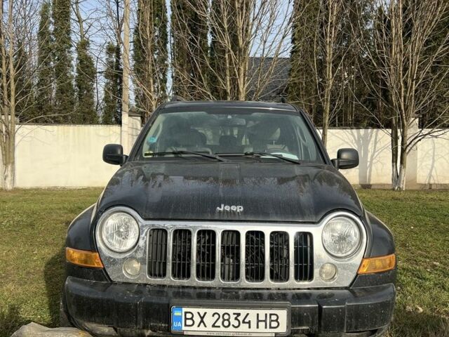 Черный Джип Чероки, объемом двигателя 2.8 л и пробегом 300 тыс. км за 5500 $, фото 1 на Automoto.ua
