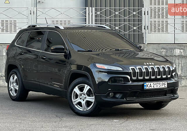 Черный Джип Чероки, объемом двигателя 2.4 л и пробегом 145 тыс. км за 12900 $, фото 1 на Automoto.ua