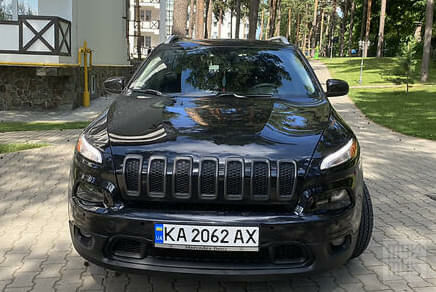 Чорний Джип Cherokee, об'ємом двигуна 2.4 л та пробігом 118 тис. км за 13500 $, фото 1 на Automoto.ua