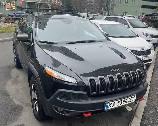 Черный Джип Чероки, объемом двигателя 3.24 л и пробегом 221 тыс. км за 15000 $, фото 1 на Automoto.ua