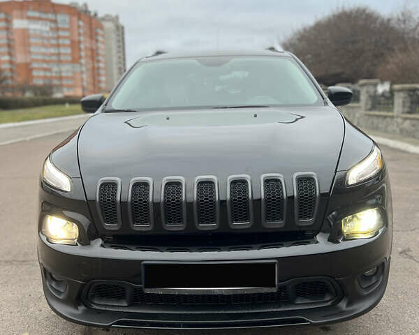 Черный Джип Чероки, объемом двигателя 3.24 л и пробегом 160 тыс. км за 13000 $, фото 1 на Automoto.ua