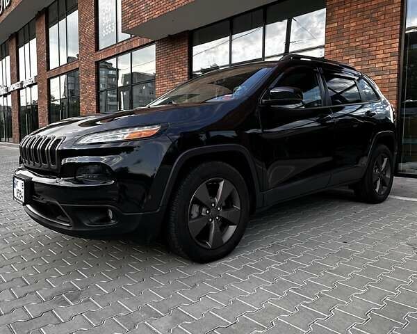 Черный Джип Чероки, объемом двигателя 2.36 л и пробегом 115 тыс. км за 14300 $, фото 1 на Automoto.ua