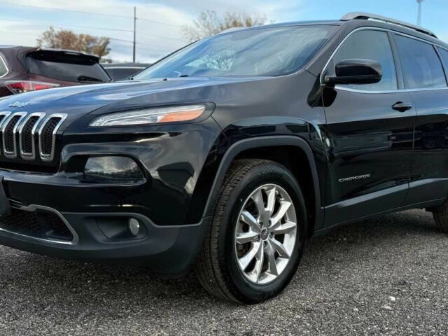 Черный Джип Чероки, объемом двигателя 3.2 л и пробегом 61 тыс. км за 3400 $, фото 1 на Automoto.ua