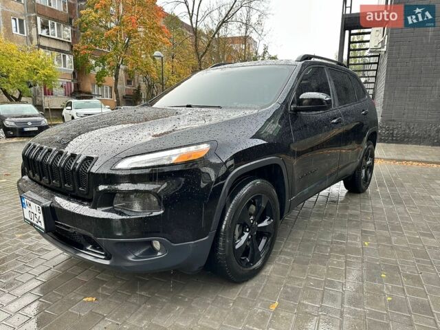 Черный Джип Чероки, объемом двигателя 2.4 л и пробегом 182 тыс. км за 13800 $, фото 1 на Automoto.ua