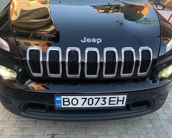 Чорний Джип Cherokee, об'ємом двигуна 2.36 л та пробігом 220 тис. км за 12500 $, фото 1 на Automoto.ua