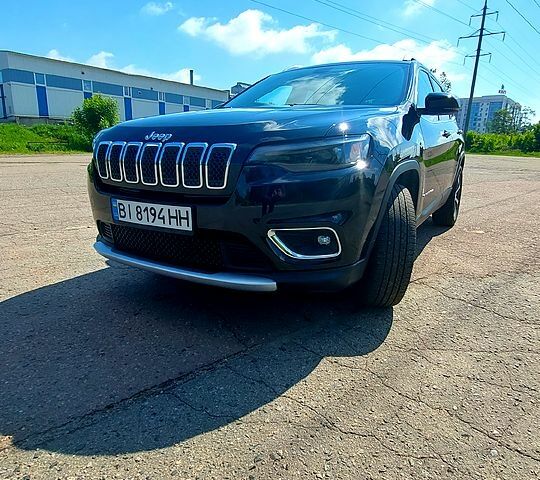 Черный Джип Чероки, объемом двигателя 2.4 л и пробегом 107 тыс. км за 16500 $, фото 1 на Automoto.ua