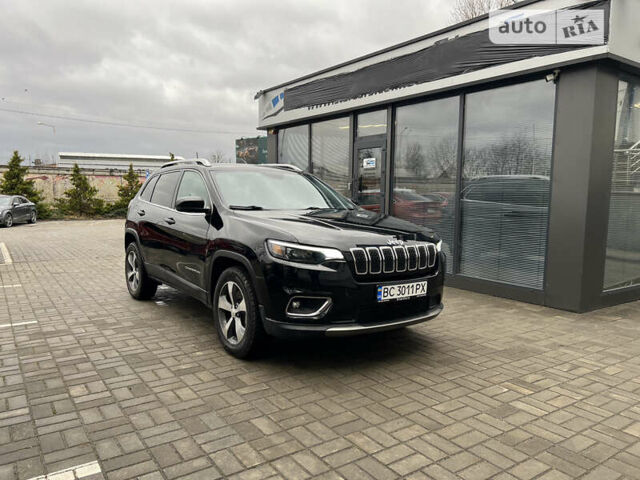 Чорний Джип Cherokee, об'ємом двигуна 2 л та пробігом 77 тис. км за 23500 $, фото 1 на Automoto.ua