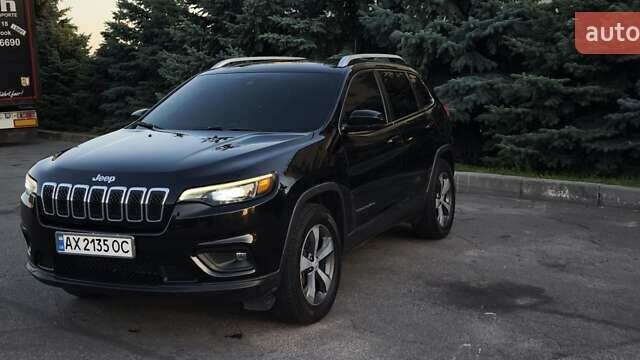 Чорний Джип Cherokee, об'ємом двигуна 3.24 л та пробігом 71 тис. км за 22000 $, фото 1 на Automoto.ua