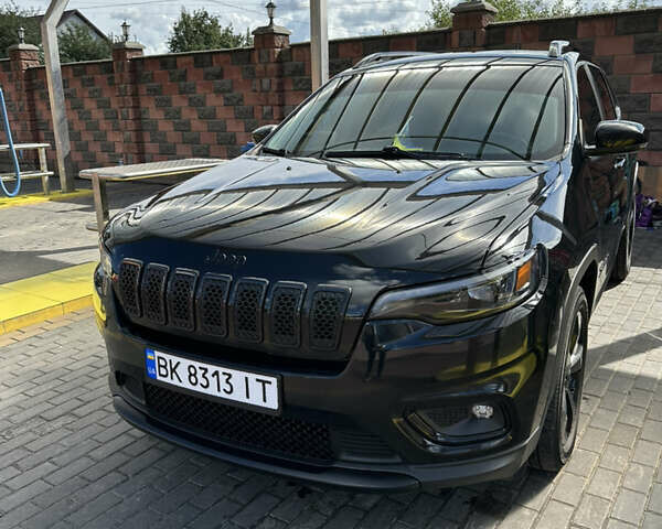 Чорний Джип Cherokee, об'ємом двигуна 2.36 л та пробігом 108 тис. км за 18000 $, фото 1 на Automoto.ua