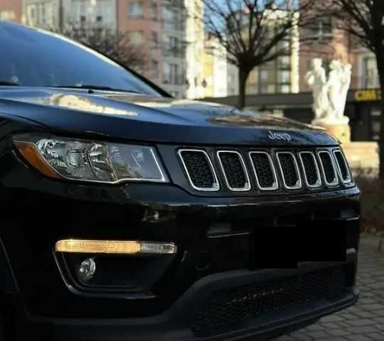 Чорний Джип Cherokee, об'ємом двигуна 2.4 л та пробігом 95 тис. км за 14700 $, фото 1 на Automoto.ua