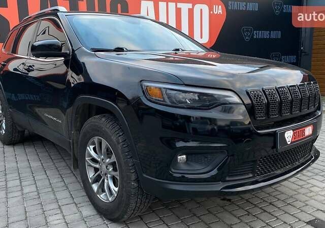 Черный Джип Чероки, объемом двигателя 2.36 л и пробегом 142 тыс. км за 17000 $, фото 1 на Automoto.ua