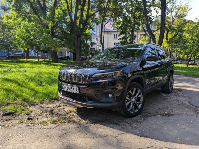 Черный Джип Чероки, объемом двигателя 2 л и пробегом 80 тыс. км за 20500 $, фото 1 на Automoto.ua