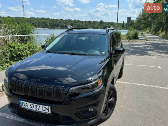 Черный Джип Чероки, объемом двигателя 3.24 л и пробегом 110 тыс. км за 17500 $, фото 1 на Automoto.ua