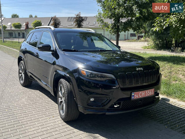 Чорний Джип Cherokee, об'ємом двигуна 2 л та пробігом 122 тис. км за 19900 $, фото 1 на Automoto.ua