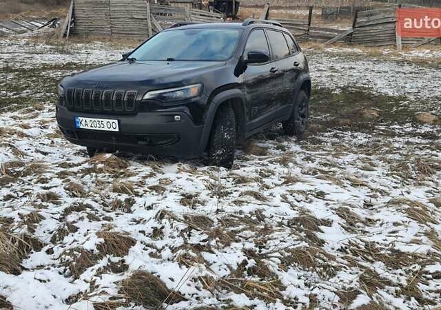 Черный Джип Чероки, объемом двигателя 3.24 л и пробегом 140 тыс. км за 16700 $, фото 1 на Automoto.ua