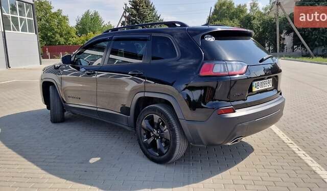 Чорний Джип Cherokee, об'ємом двигуна 3.24 л та пробігом 110 тис. км за 19300 $, фото 1 на Automoto.ua