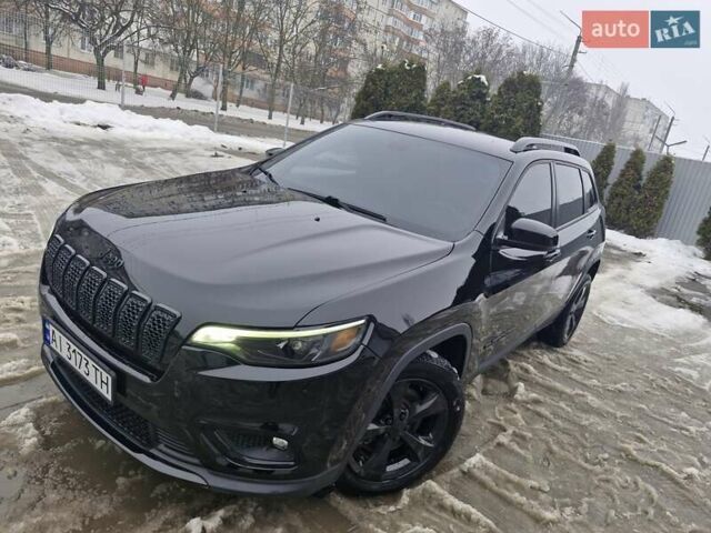 Черный Джип Чероки, объемом двигателя 2.36 л и пробегом 94 тыс. км за 18299 $, фото 1 на Automoto.ua