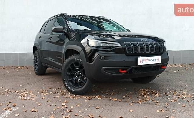 Черный Джип Чероки, объемом двигателя 3.24 л и пробегом 77 тыс. км за 21500 $, фото 1 на Automoto.ua