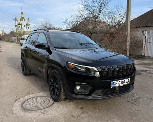 Чорний Джип Cherokee, об'ємом двигуна 3.24 л та пробігом 95 тис. км за 20500 $, фото 1 на Automoto.ua
