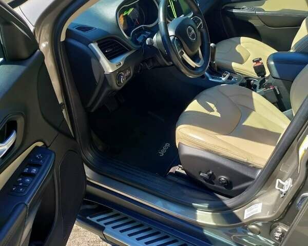 Коричневий Джип Cherokee, об'ємом двигуна 2.4 л та пробігом 123 тис. км за 18000 $, фото 1 на Automoto.ua