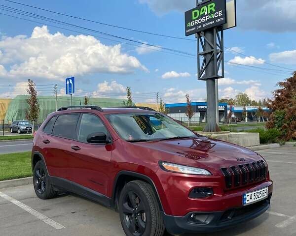 Красный Джип Чероки, объемом двигателя 2.36 л и пробегом 129 тыс. км за 14500 $, фото 1 на Automoto.ua