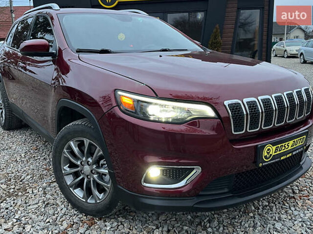 Красный Джип Чероки, объемом двигателя 2.36 л и пробегом 155 тыс. км за 17300 $, фото 1 на Automoto.ua