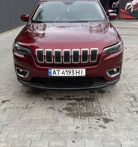 Красный Джип Чероки, объемом двигателя 2.36 л и пробегом 155 тыс. км за 17500 $, фото 1 на Automoto.ua