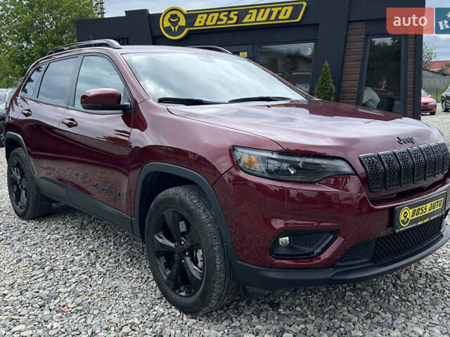 Червоний Джип Cherokee, об'ємом двигуна 2.4 л та пробігом 16 тис. км за 20000 $, фото 1 на Automoto.ua
