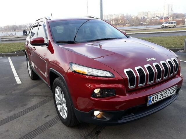 Червоний Джип Cherokee, об'ємом двигуна 2.4 л та пробігом 14 тис. км за 25650 $, фото 1 на Automoto.ua