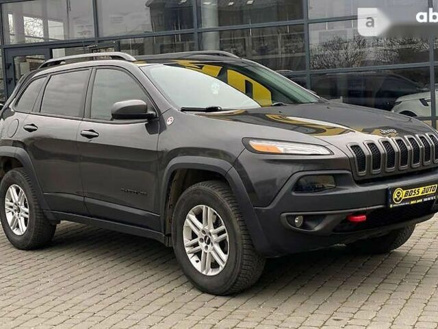 Джип Чероки, объемом двигателя 3.2 л и пробегом 122 тыс. км за 18500 $, фото 1 на Automoto.ua