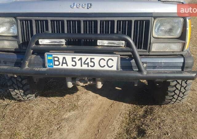 Джип Чероки, объемом двигателя 2.5 л и пробегом 350 тыс. км за 6500 $, фото 1 на Automoto.ua