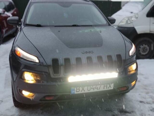 Джип Cherokee, об'ємом двигуна 3.2 л та пробігом 180 тис. км за 17000 $, фото 1 на Automoto.ua