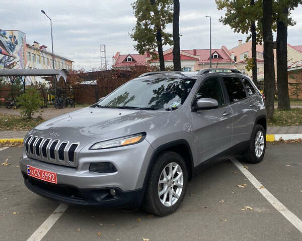Джип Чероки, объемом двигателя 2.36 л и пробегом 134 тыс. км за 14700 $, фото 1 на Automoto.ua