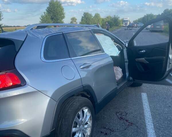 Джип Чероки, объемом двигателя 2.36 л и пробегом 130 тыс. км за 4000 $, фото 1 на Automoto.ua